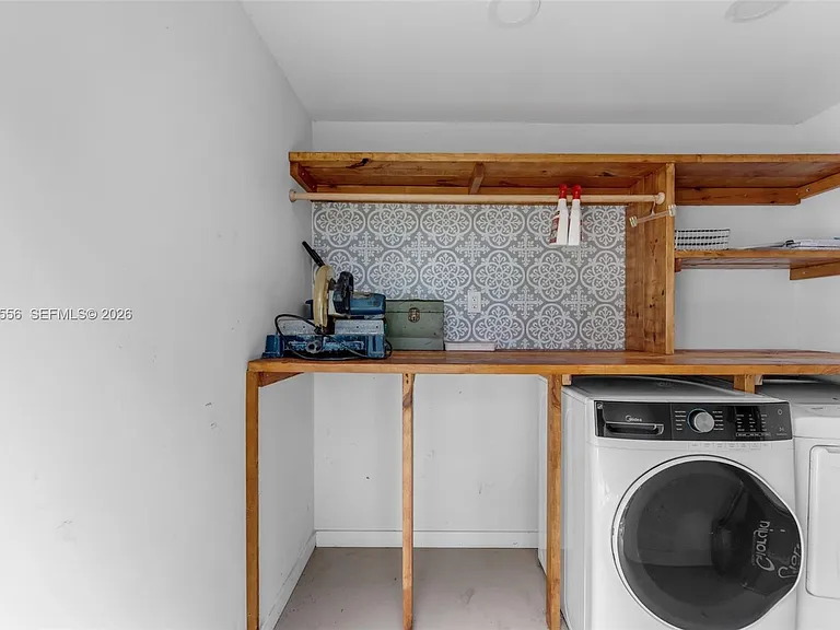 421 NW 105th St — Photo 16