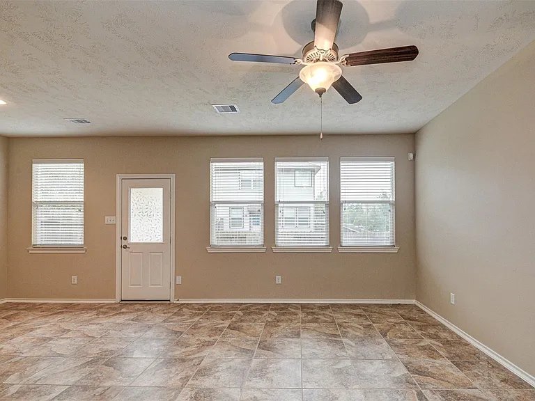 23 Fairlee Ct — Photo 17