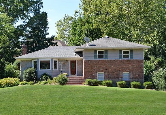 2nd image of 26 Viola Dr