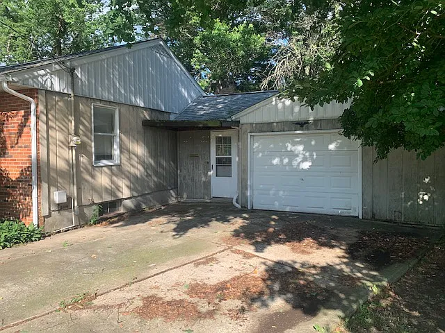 2 bed, 1.5 bath, 1450 sqft, $1,000 — Photo 2