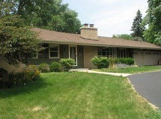 1106 Century Oaks Dr, Elgin, IL 60123