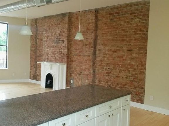 4th image of 2733 Woodburn Ave Unit 204