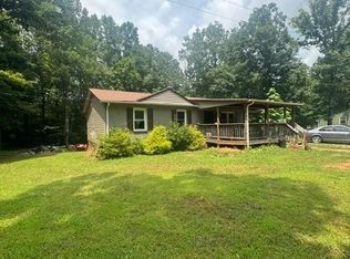 2029 Redd Shop Rd, Farmville, VA 23901