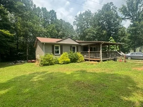 2029 Redd Shop Rd, Farmville, VA 23901