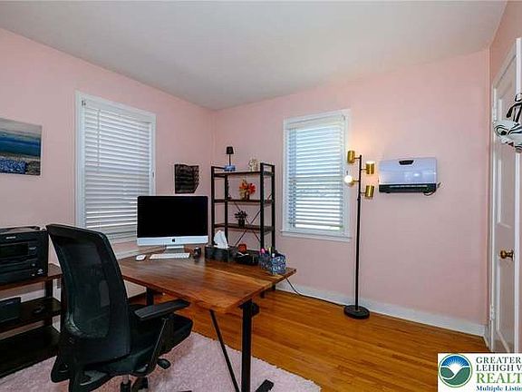 4th image of 219 S 25th St #219