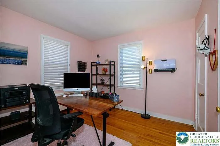 219 S 25th St #219 — Photo 4