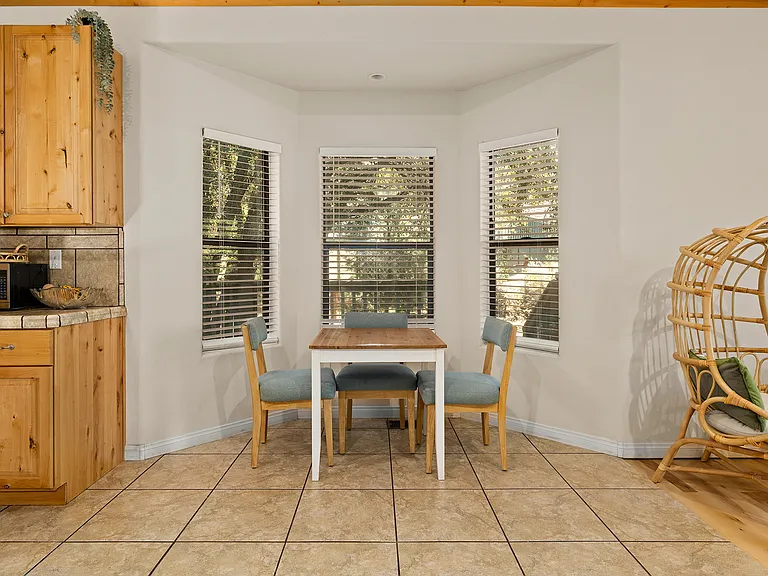 2048 Woodland Dr — Photo 5