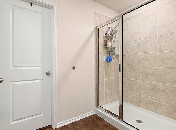 5th image of 10518 Edgemont St