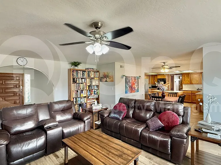 16227 N 21st St — Photo 7