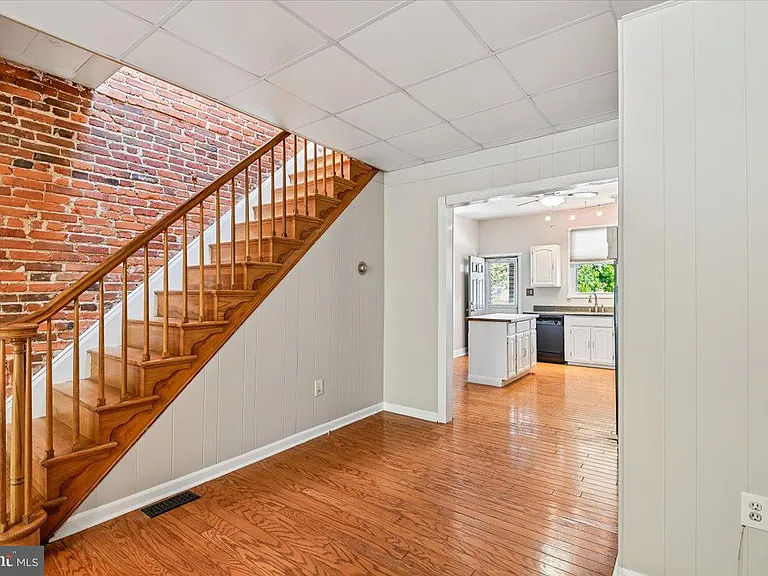 3720 Foster Ave — Photo 12