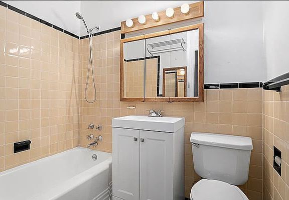 5th image of 104 W 73rd St #4A