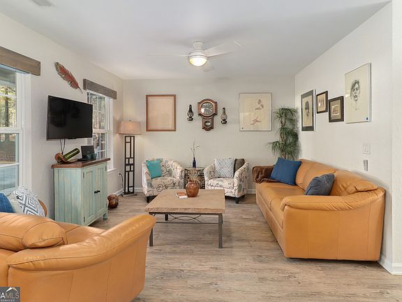 5th image of 475 Shadowbrook Cir