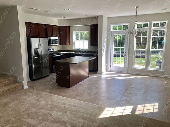 3rd image of 8984 Ringview Dr