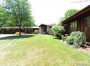87 Wading River Manor Rd, Manorville, NY 11949