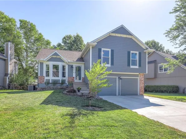 6421 Anderson St, Shawnee, KS 66226