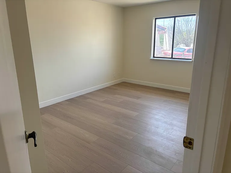 1335 Bobrich Cir — Photo 11
