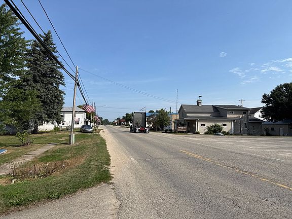 5th image of 3191 N Woodruff Rd