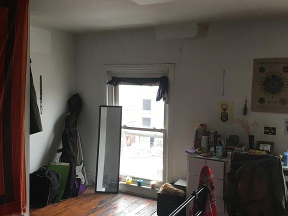 3rd image of 534 W Girard Ave APT 2
