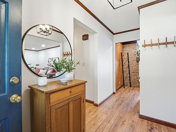 5th image of 3625 Meadowview Dr