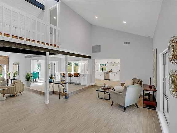 5th image of 204 Thistlewood Cir