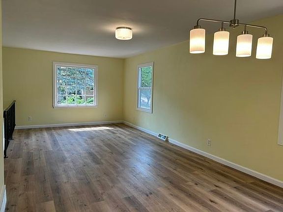 5th image of 1008 Shenandoah Ave
