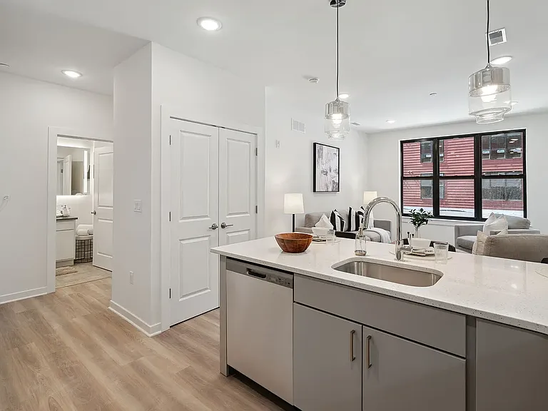 4444 Ridge Ave #A — Photo 6