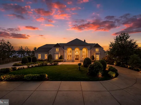 9514 Lynnhall Pl, Alexandria, VA 22309