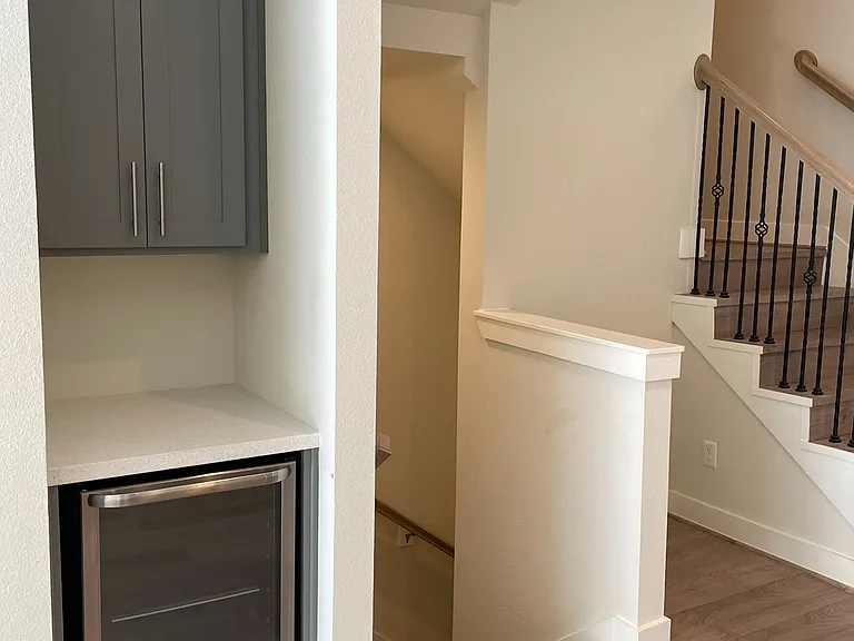 1030 W 15th 1/2 St — Photo 6