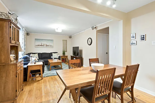 Rented by Compass | media 7