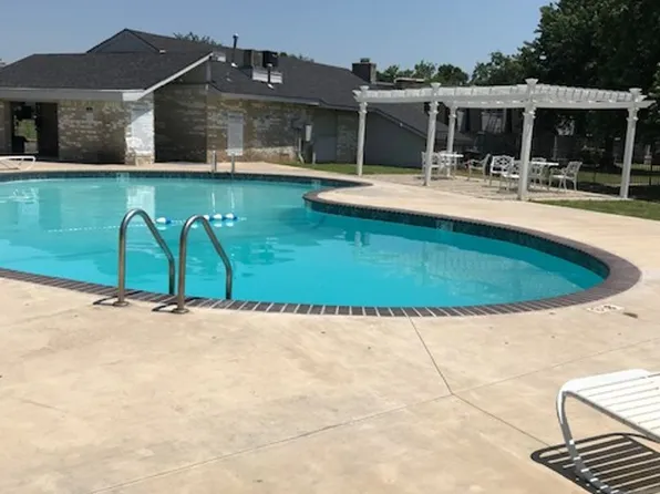 1406 Bill Carroll Dr, Norman, OK 73071