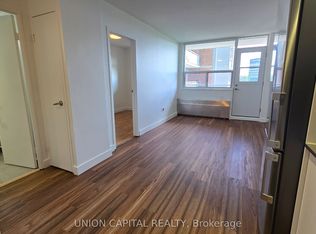 230 Oak St #1005, Toronto, ON M5A 2E2