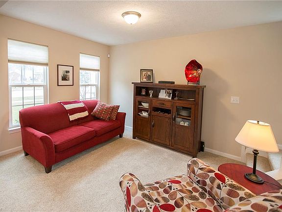 5th image of 33245 Canterbury Rd