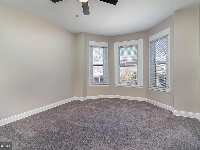 551 E 38th St #1 — Photo 9