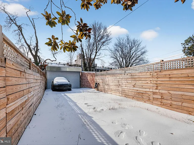 32 Adams St NW — Photo 56