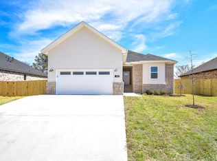 482 N Otoe St, Farmington, AR 72730