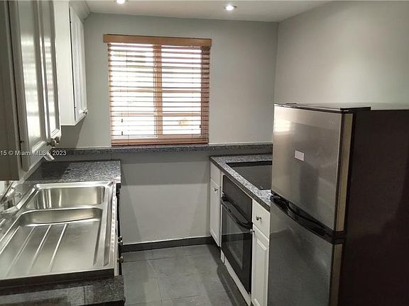 3rd image of 540 15th St APT 104