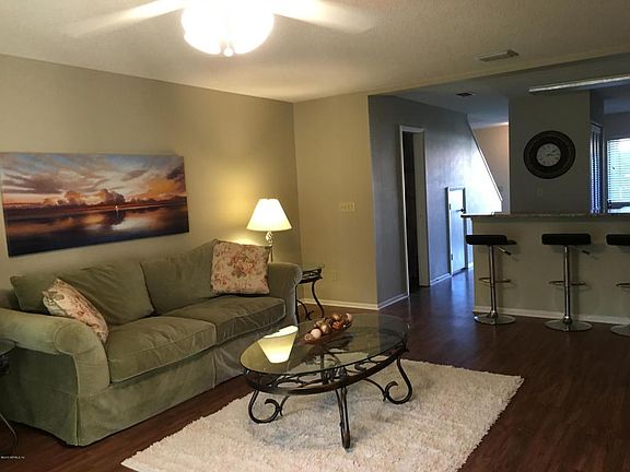 3rd image of 103 Village Del Prado Cir