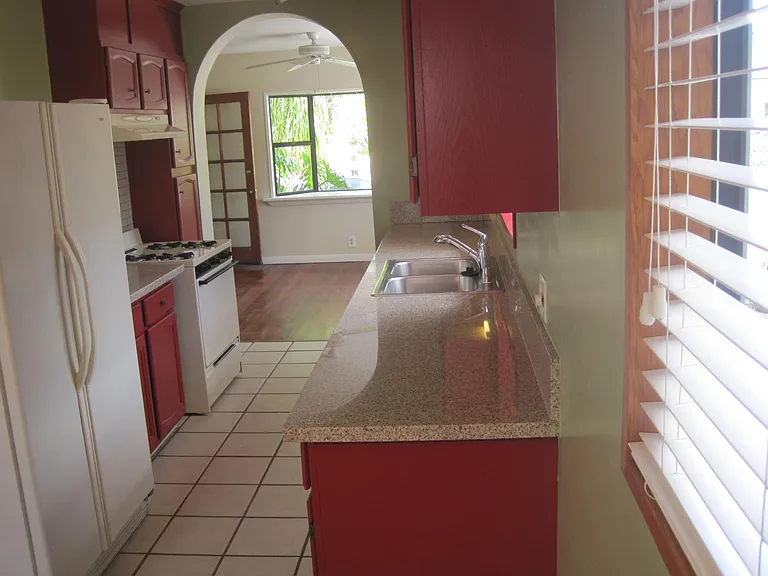1768 Cable St — Photo 8