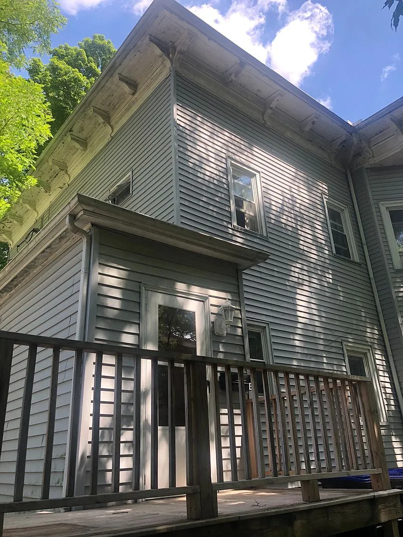 514 E. Douglas Street — Photo 2