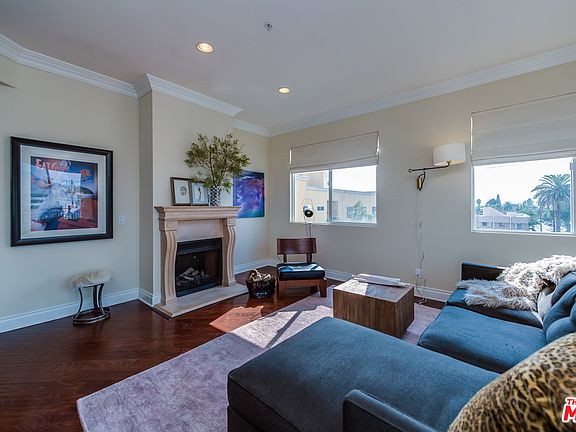 5th image of 855 N Wilcox Ave #403
