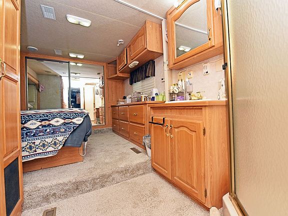 42nd image of 1091 Creekside Dr