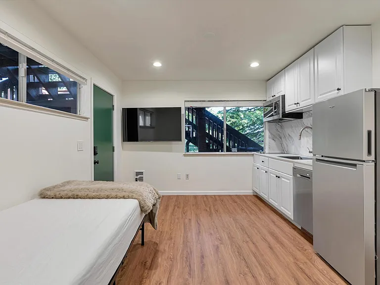 21050 Canyon View Dr — Photo 1