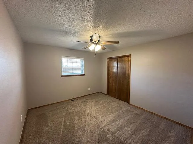 421 Frances Ave — Photo 12