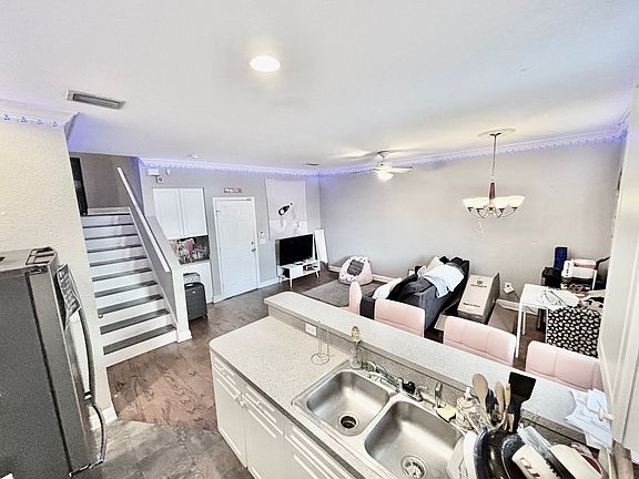 3rd image of 120 Key Haven Ct