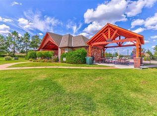 3033 Garden Vis, Edmond, OK 73034