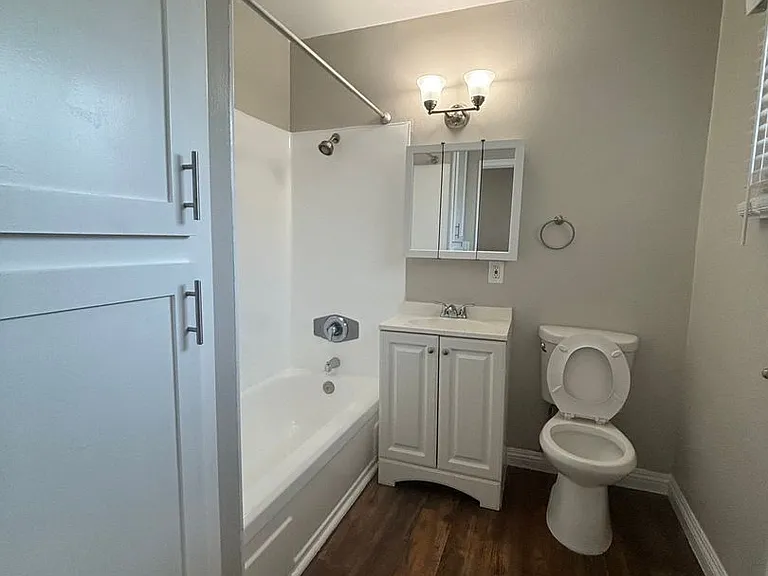 933 S Roberts St — Photo 10