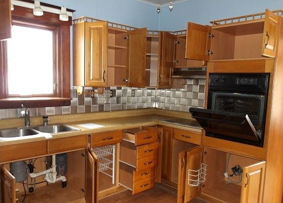 5th image of 306 S Oakwood St