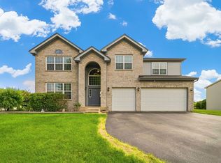 6717 Waterford Dr, McHenry, IL 60050