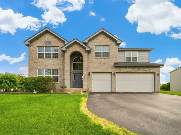 6717 Waterford Dr, McHenry, IL 60050