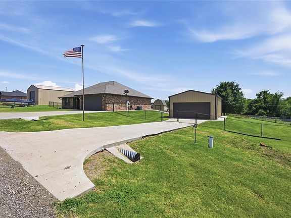 2nd image of 2495 County Road 1328
